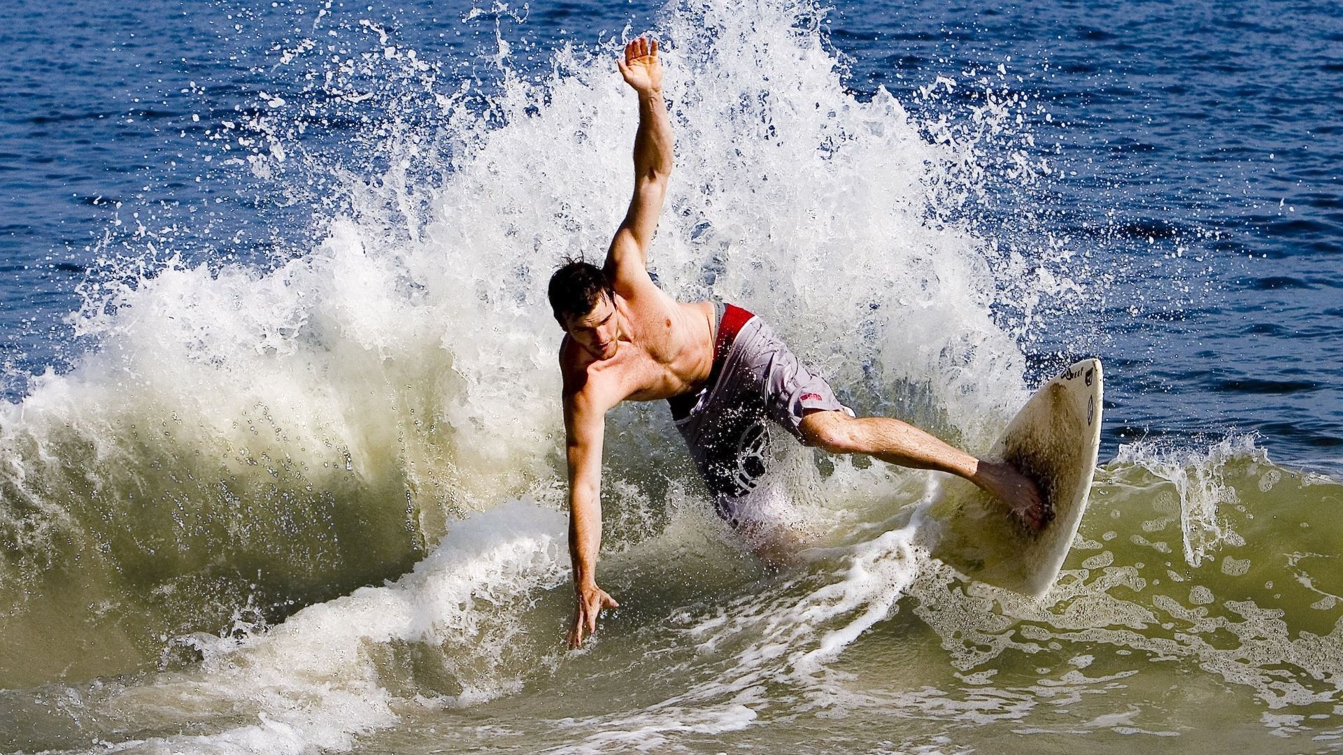 麦金托什冲刺阶段爆发力十足，麦金托什是哪国人